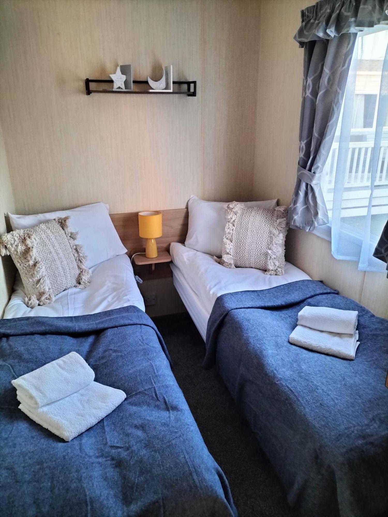 3 Bedroom Caravan, Edi Rita, Robin Hood, Pet Friendly Meliden ภายนอก รูปภาพ